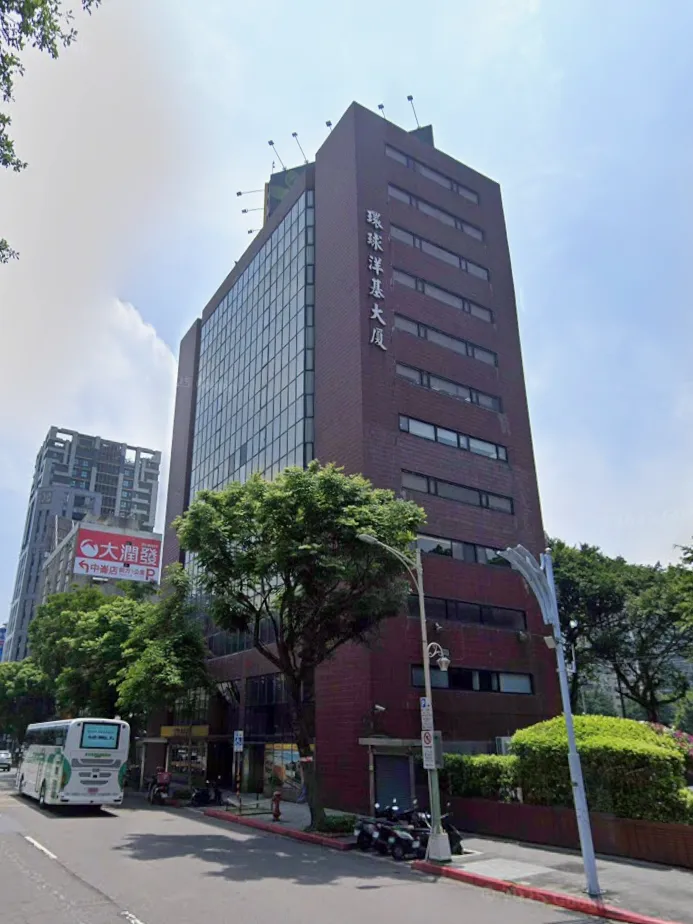 環球洋基大廈